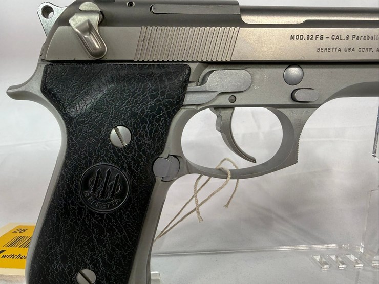 #41-•-beretta-92fs-9mm-pistol-l183432-image-12