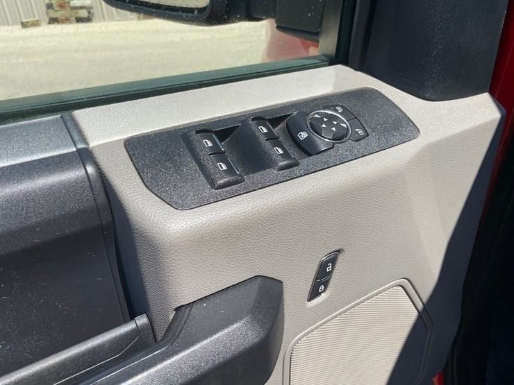 2020-ford-f350-xl-image-35