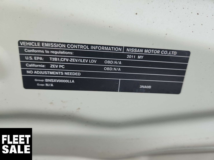 2011-nissan-leaf-sl-4dr-hatchback-image-37