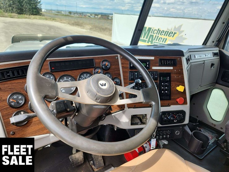 2015-western-star-4900-image-15