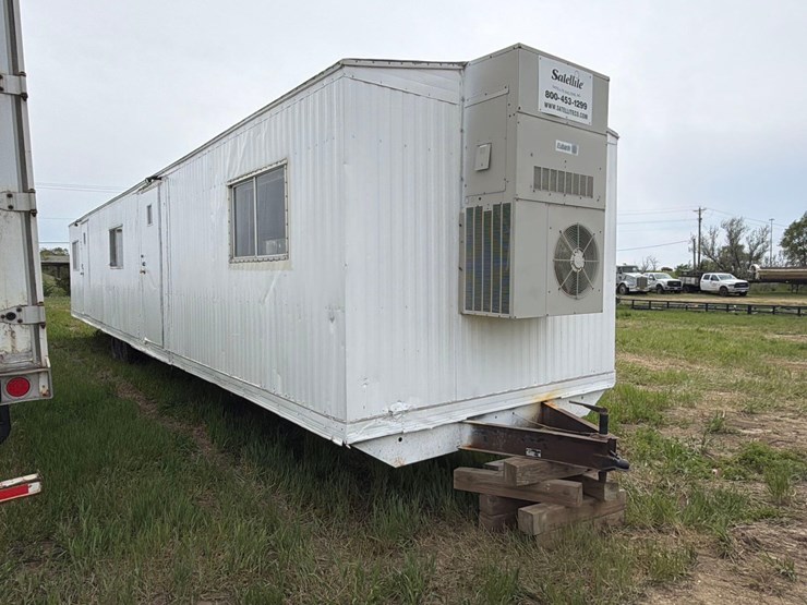 mobile-office-trailer-image-3