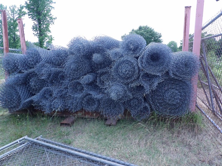 #40870-•-**-~2500'-of-6'-chain-link-fence,-(10)-gates,-poles,-wire-&-misc-image-3