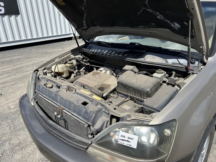 2000-lexus-rx300-image-35