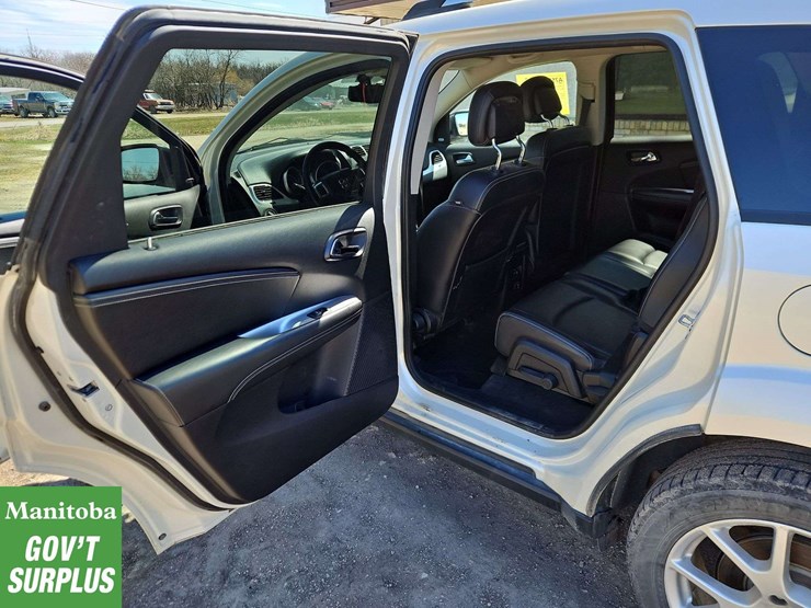 2012-dodge-journey-image-24