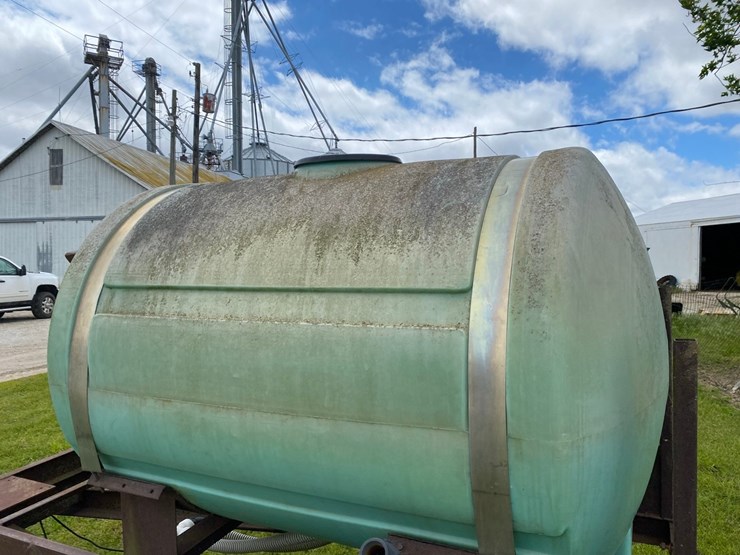 500-gal-fertilizer-tank-on-trailer-image-14