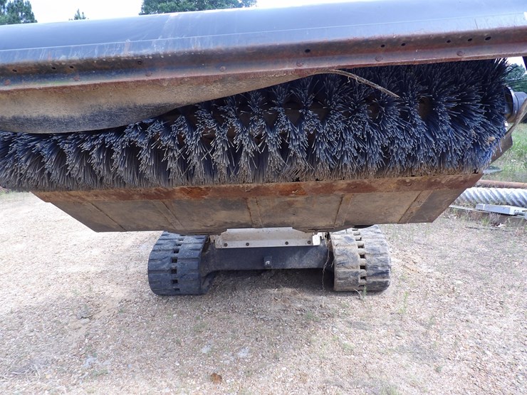 #40873-•-**2016-bobcat-84"-skid-steer-sweeper-a00a02963-image-2