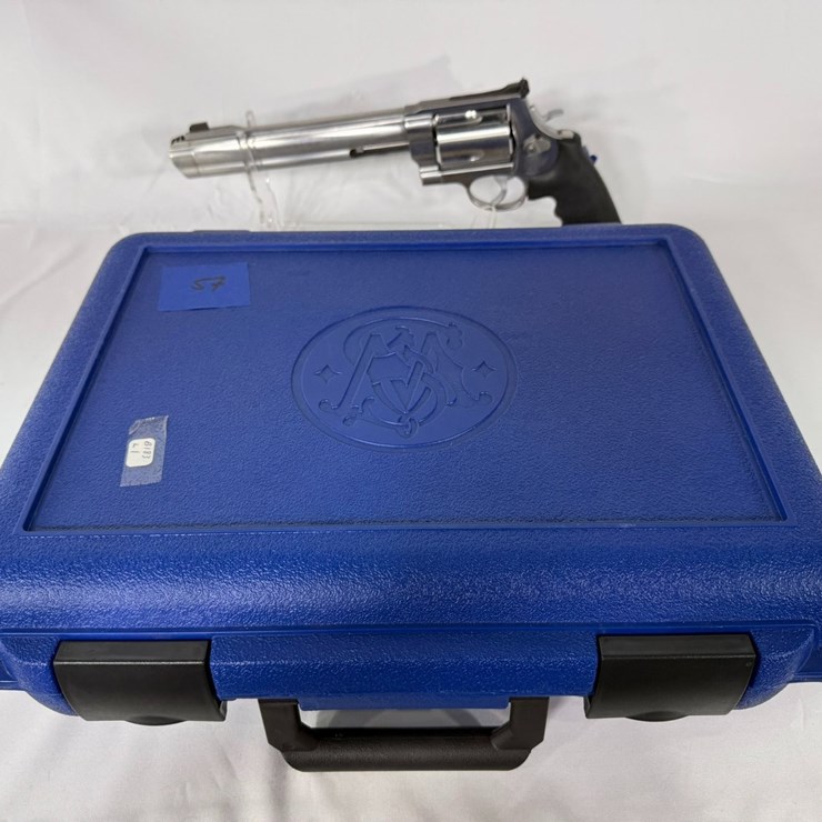 #57 • Smith & Wesson 500 S&W Mag Revolver CHS8404