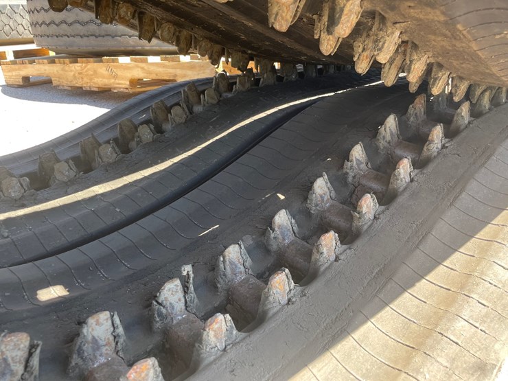 #8786-•-set-of-rubber-skidsteer-tracks-image-4