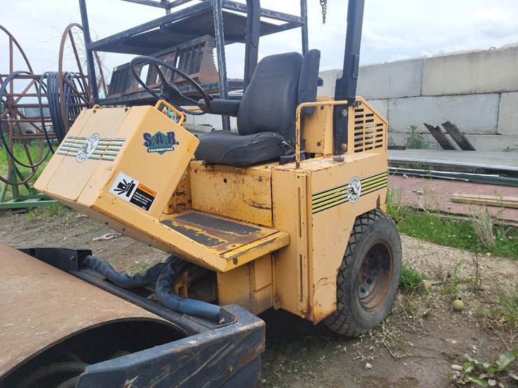 stone-rhino-roller-image-6