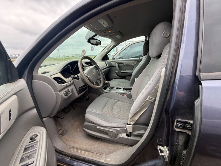 2013-chevrolet-traverse-image-27