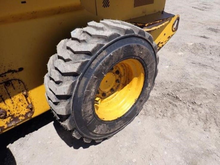 2019-deere-320g-image-27