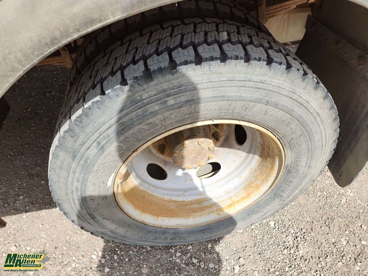 2011-ford-f550-image-37