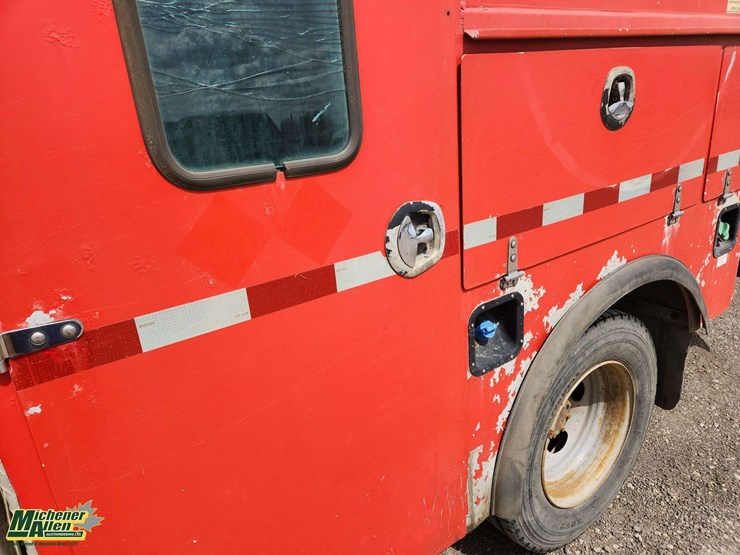 2011-ford-f550-image-46