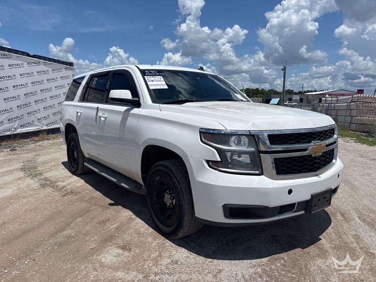 2015-chevrolet-tahoe-image-2
