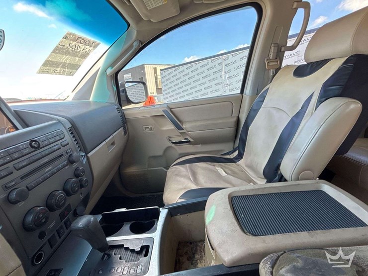 2007-nissan-armada-image-16