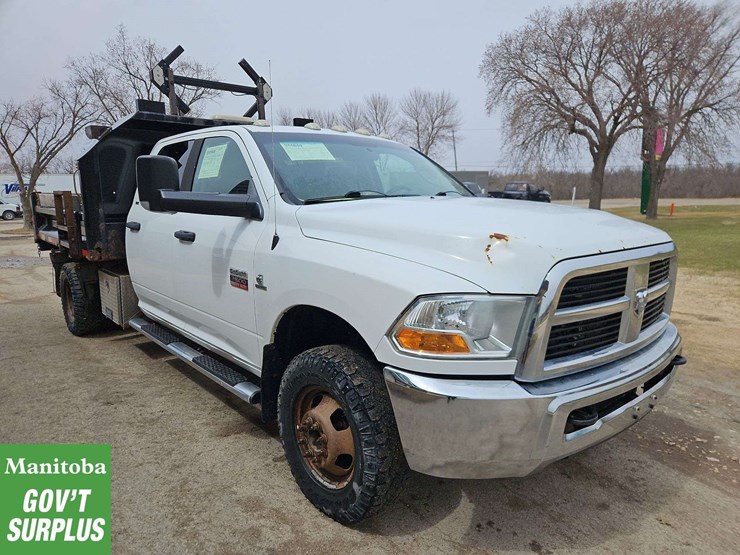 2011-dodge-3500-image-4