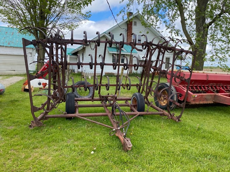 ih-16'-spring-tooth-drag-image-1
