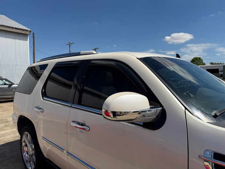 2007-cadillac-escalade-image-42