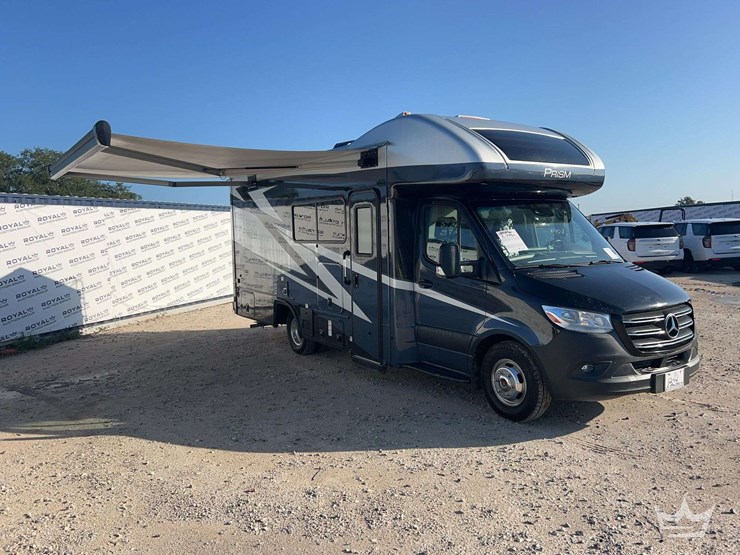 2021-mercedes-benz-sprinter-3500-xd-image-2