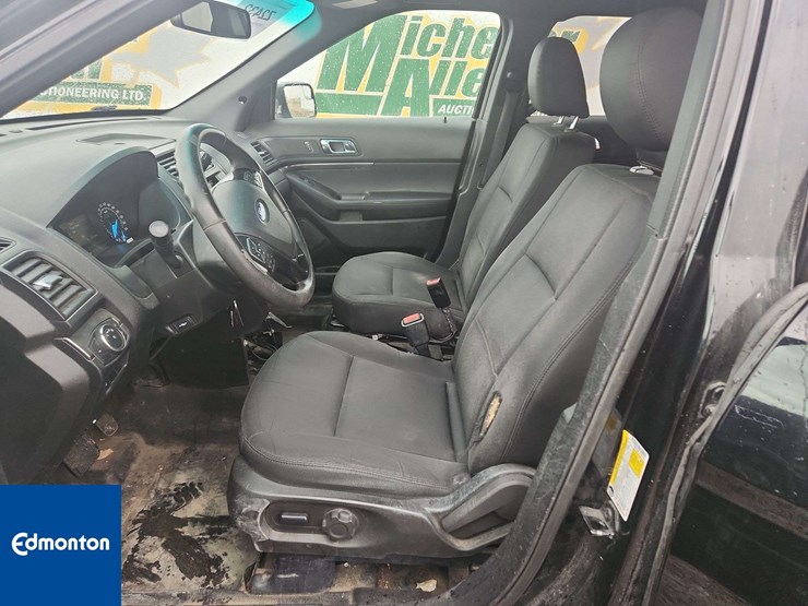 2018-ford-explorer-image-21
