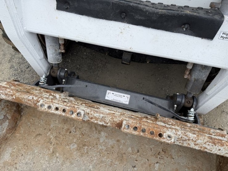 2011-bobcat-s185-image-19