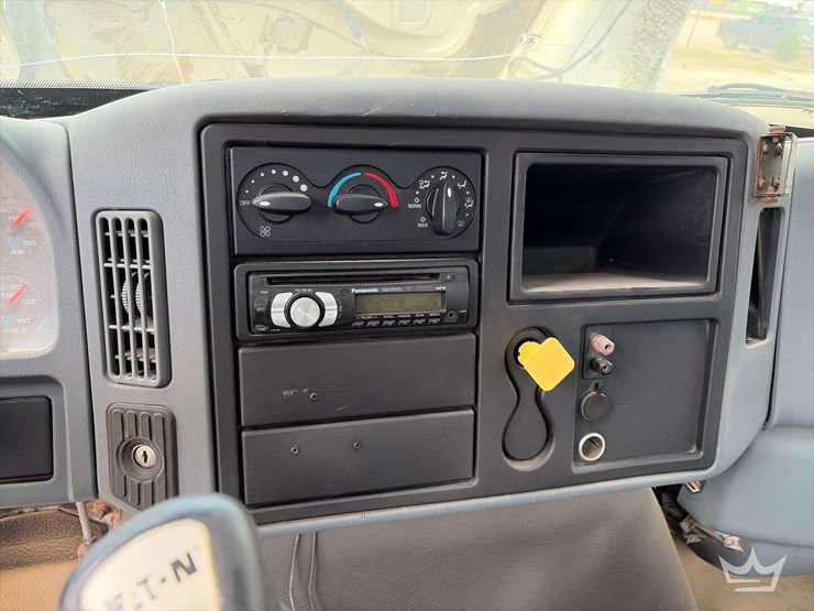 2007-international-durastar-4300-image-9