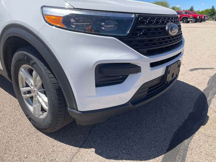 2022-ford-explorer-image-12