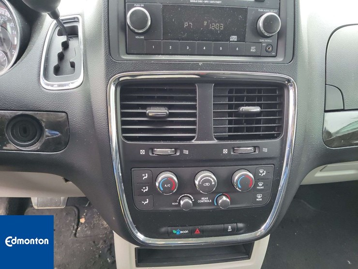 2012-dodge-grand-caravan-image-4