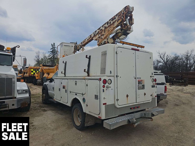 2006-ford-f550-image-4