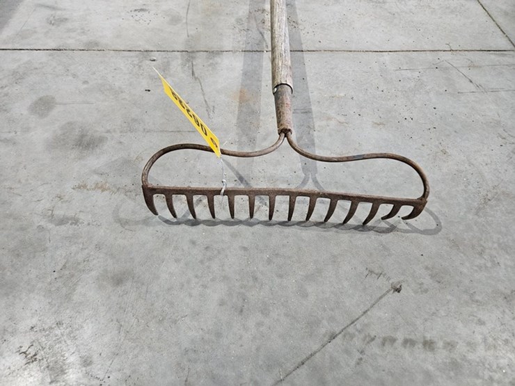 #6228-•-metal-rake-image-4