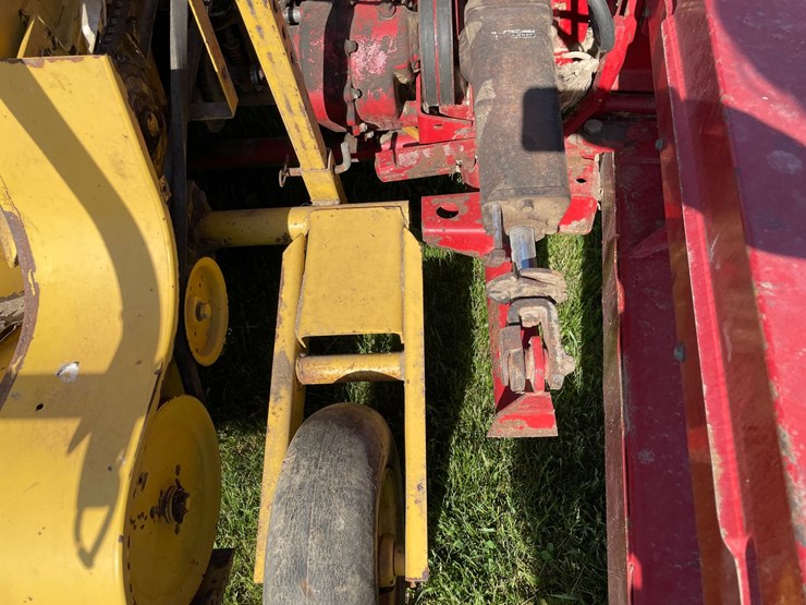 new-holland-790-image-10