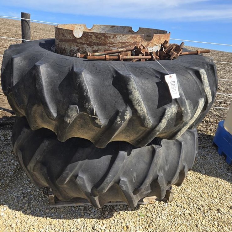 #507 • (2) 18.4 X 34 CLAMP ON DUALS
