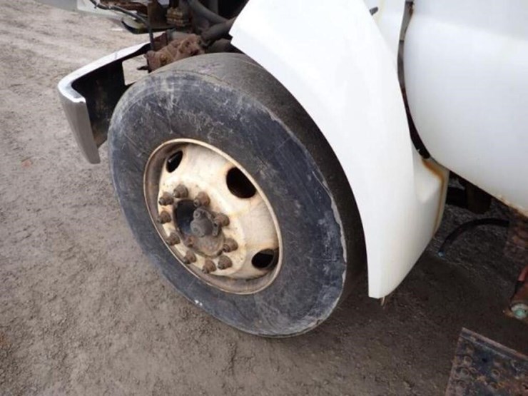 2006-ford-f650-xlt-image-35