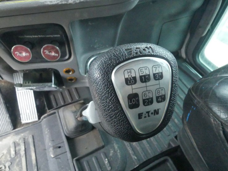 2008-peterbilt-389-image-20