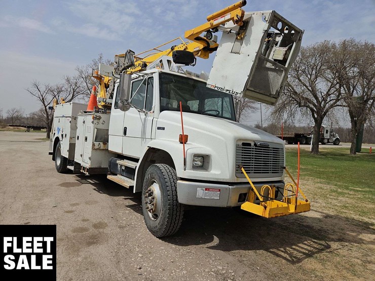 2002-freightliner-fl80-image-4
