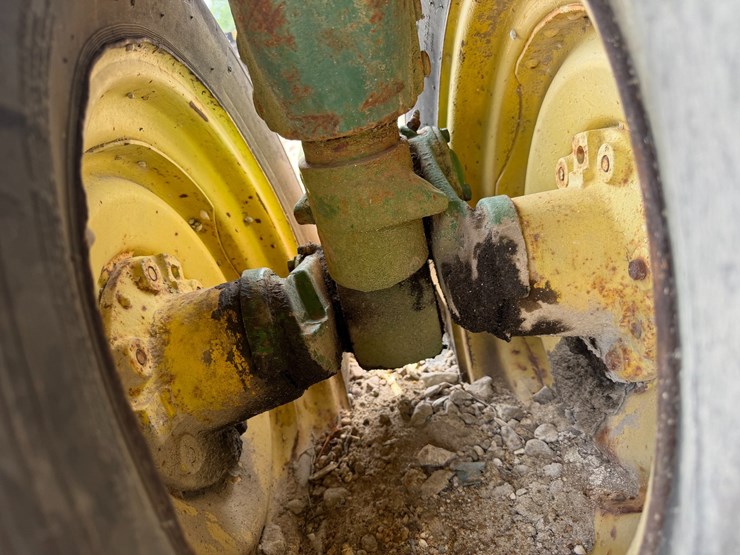 1957-john-deere-620-image-16