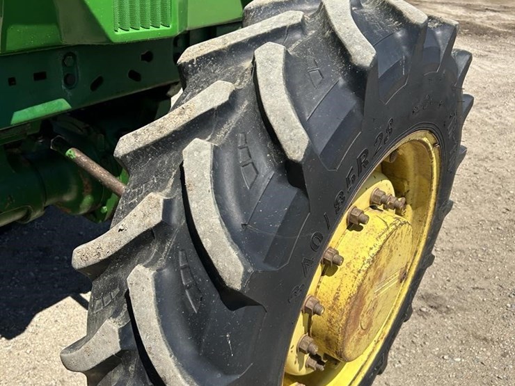 1990-john-deere-4755-image-36