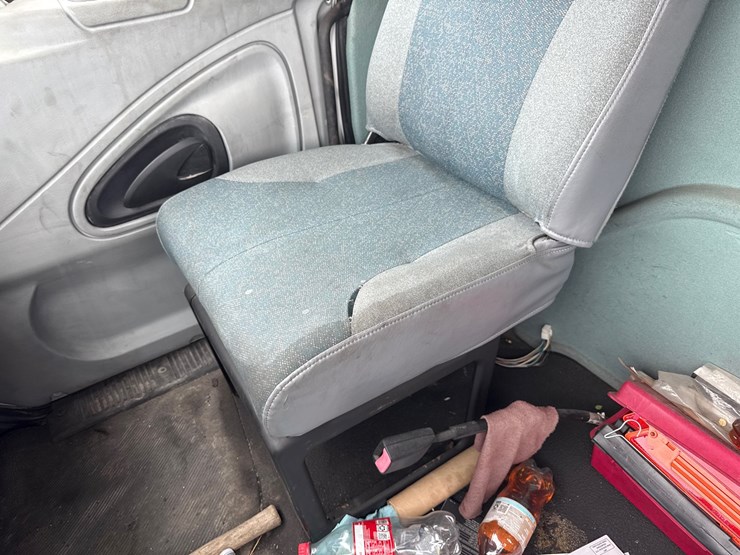 2004-international-durastar-4300-image-45
