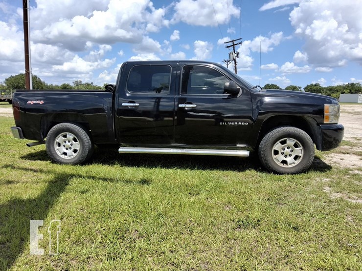 2008-chevrolet-silverado-1500-image-2