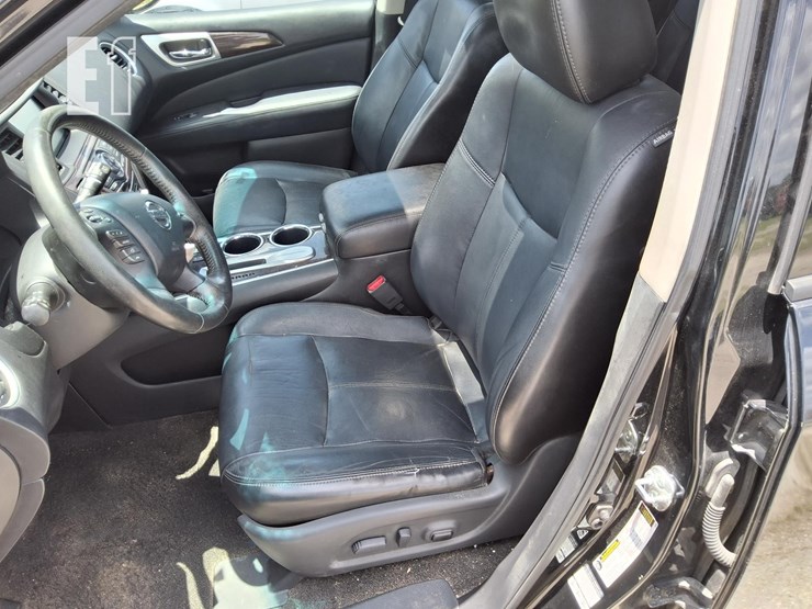 2013-nissan-pathfinder-sl-image-15