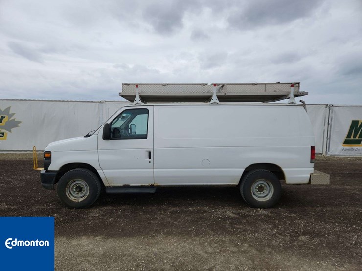 2010-ford-cargo-image-20