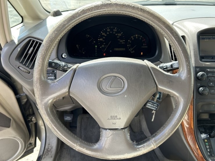 2000-lexus-rx300-image-18