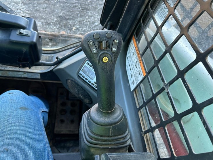 2020-bobcat-t550-image-21
