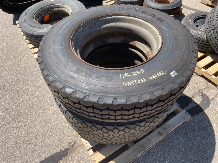#8784-•-(3)-11r24.5-tires-image-5