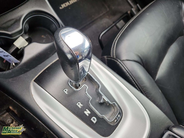 2011-dodge-journey-image-17