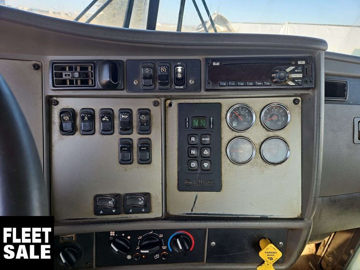 2015-kenworth-t370-image-16