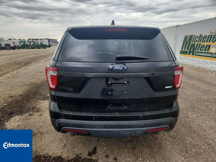 2017-ford-explorer-image-21