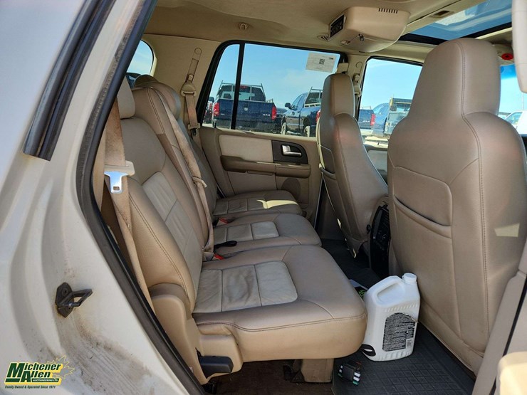 2004-ford-expedition-image-23
