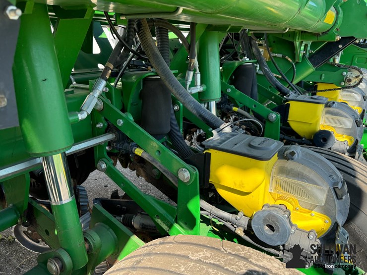 2013-john-deere-1790-ccs-image-16