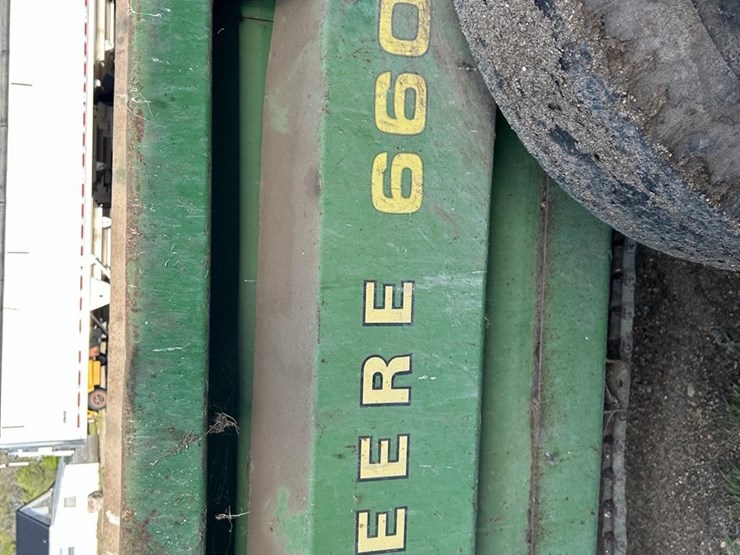 john-deere-660-image-11